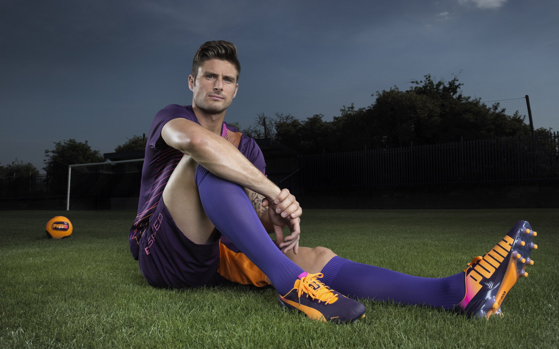 穆古鲁扎在日本队比赛中挺进下一轮，连败引发热议！